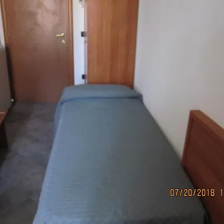 Adelphi Room&Breakfast-3